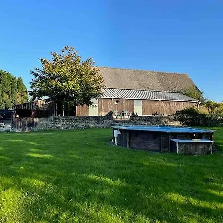 Secluded, Charming 2 Bedroom Cottage, Heated Pool Semesterbostad