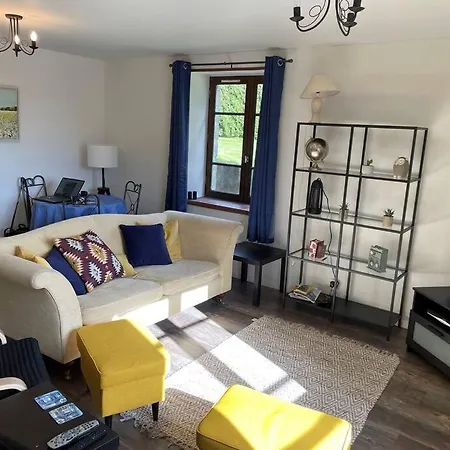 Secluded, Charming 2 Bedroom Cottage, Heated Pool Semesterbostad Levaré