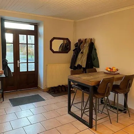 Secluded, Charming 2 Bedroom Cottage, Heated Pool Semesterbostad
