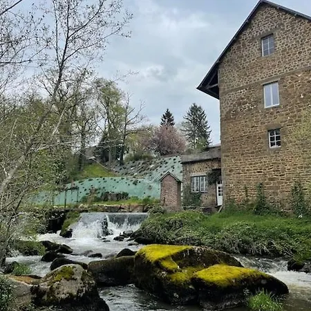 Semesterbostad Secluded, Charming 2 Bedroom Cottage, Heated Pool *